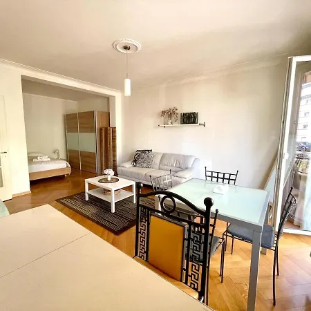 Appartement With Balcony-6 Minutes From The Railway